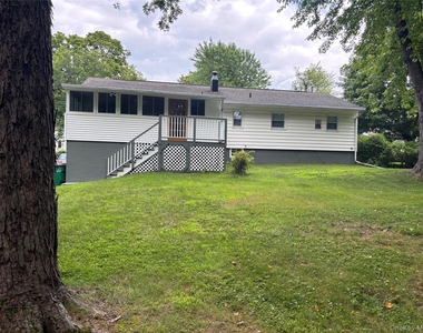 239 Vineyard Avenue - Photo Thumbnail 2