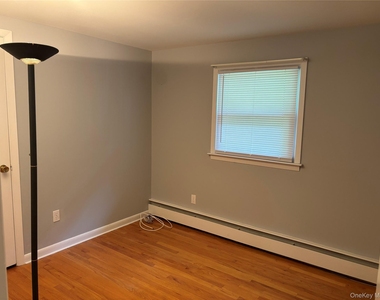 239 Vineyard Avenue - Photo Thumbnail 14