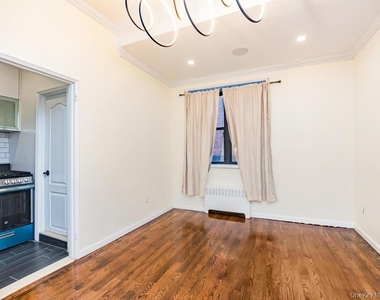 555 Mclean Avenue - Photo Thumbnail 2