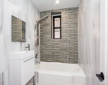 555 Mclean Avenue - Photo Thumbnail 4