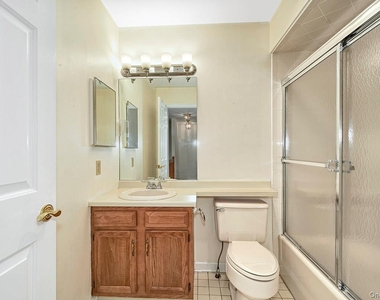 1103 Regent Drive - Photo Thumbnail 21
