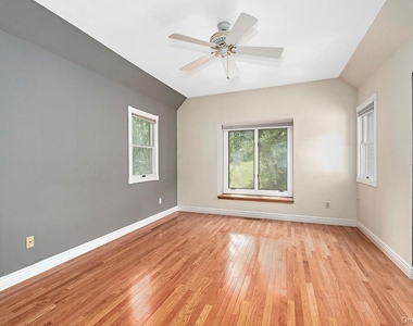 1103 Regent Drive - Photo Thumbnail 17