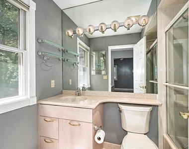 1103 Regent Drive - Photo Thumbnail 19