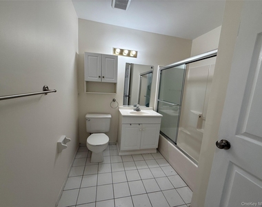 82 High Street - Photo Thumbnail 8