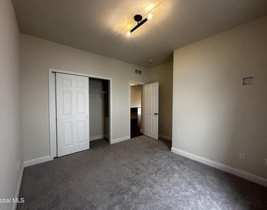 20 Harbor Lane - Photo Thumbnail 17