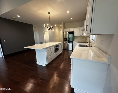 20 Harbor Lane - Photo Thumbnail 5