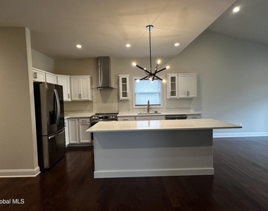 20 Harbor Lane - Photo Thumbnail 8