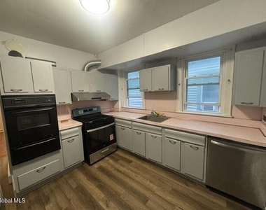 442 Morris Street - Photo Thumbnail 16