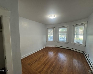 442 Morris Street - Photo Thumbnail 5