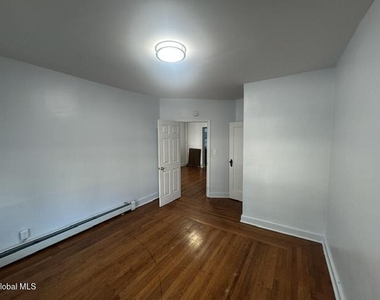 442 Morris Street - Photo Thumbnail 6