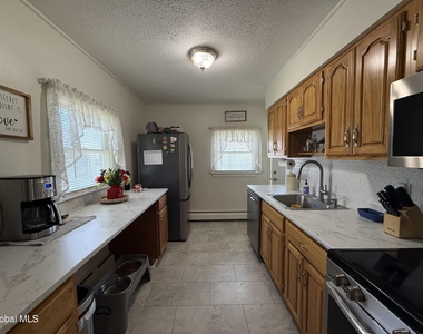 72 Lincoln Avenue - Photo Thumbnail 3