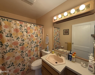 72 Lincoln Avenue - Photo Thumbnail 9