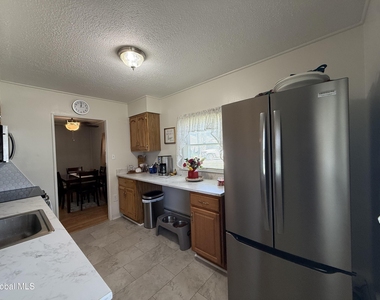 72 Lincoln Avenue - Photo Thumbnail 5