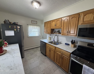 72 Lincoln Avenue - Photo Thumbnail 4