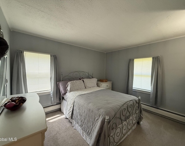 72 Lincoln Avenue - Photo Thumbnail 6