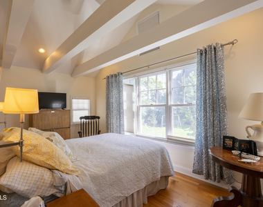 292 Lake Avenue - Photo Thumbnail 17