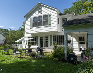 292 Lake Avenue - Photo Thumbnail 24