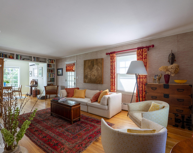 292 Lake Avenue - Photo Thumbnail 7