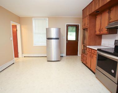 31 Willow Street - Photo Thumbnail 8