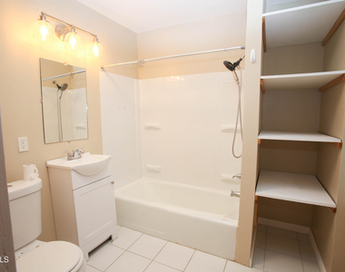 31 Willow Street - Photo Thumbnail 12
