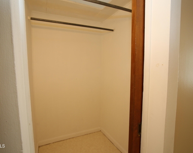 31 Willow Street - Photo Thumbnail 6