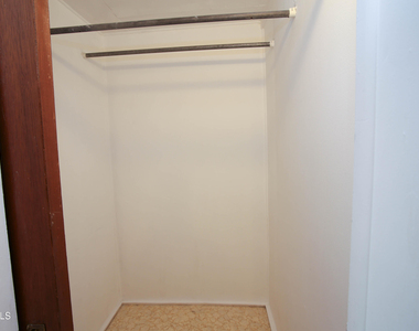 31 Willow Street - Photo Thumbnail 6