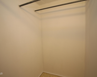 31 Willow Street - Photo Thumbnail 7