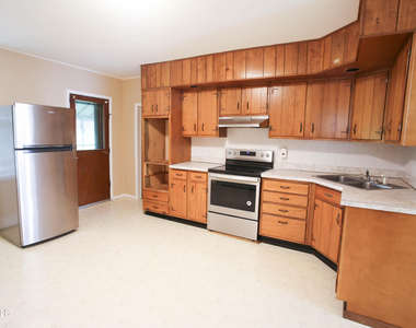 31 Willow Street - Photo Thumbnail 9