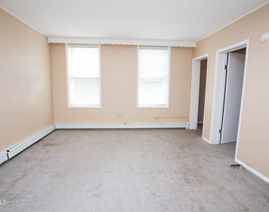 31 Willow Street - Photo Thumbnail 3