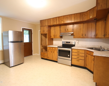 31 Willow Street - Photo Thumbnail 10