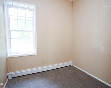 31 Willow Street - Photo Thumbnail 4