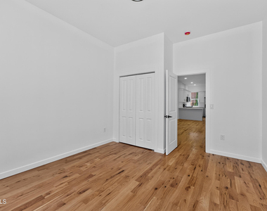28 White Street - Photo Thumbnail 13