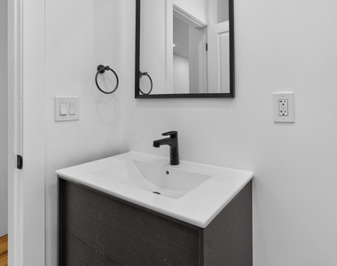 28 White Street - Photo Thumbnail 16