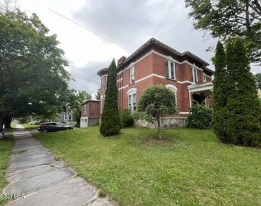 215 S William Street - Photo Thumbnail 2