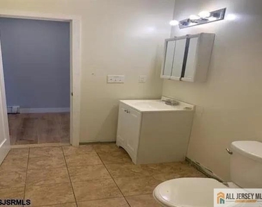 1637 Atlantic Avenue - Photo Thumbnail 2