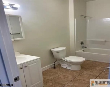 1637 Atlantic Avenue - Photo Thumbnail 4