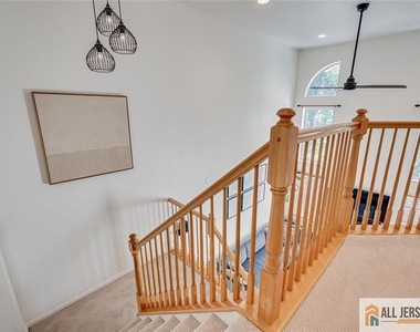 403 Somerset Court - Photo Thumbnail 17