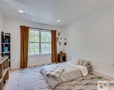 403 Somerset Court - Photo Thumbnail 24