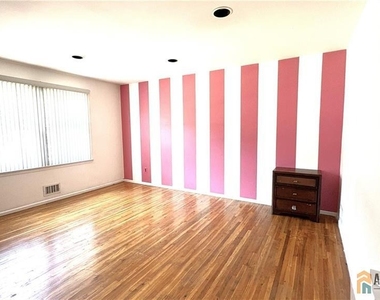 24 Edward Street - Photo Thumbnail 8