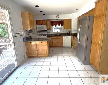 24 Edward Street - Photo Thumbnail 4