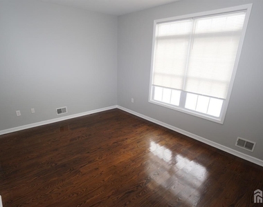 1299 St. George Avenue - Photo Thumbnail 17