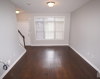 1299 St. George Avenue - Photo Thumbnail 5