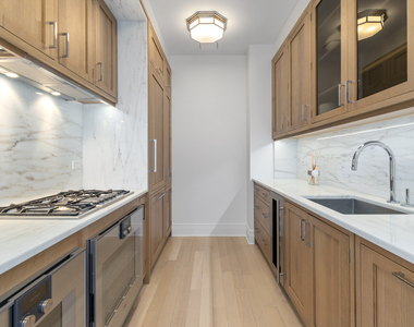 30 Park Place - Photo Thumbnail 3