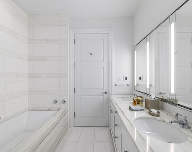 30 Park Place - Photo Thumbnail 11