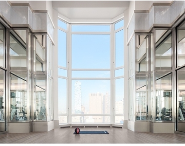 30 Park Place - Photo Thumbnail 15