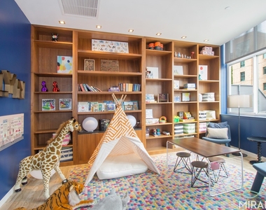 80 Dekalb Avenue - Photo Thumbnail 5