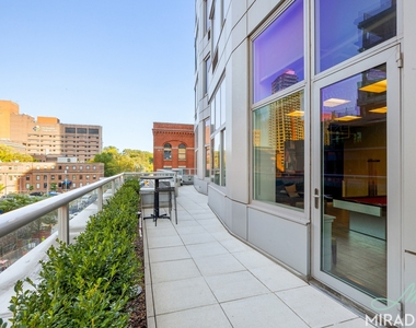 80 Dekalb Avenue - Photo Thumbnail 12