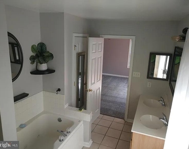 356 Oak Lee Drive - Photo Thumbnail 16