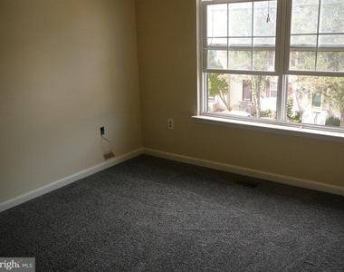 406 Park Cove Drive - Photo Thumbnail 7