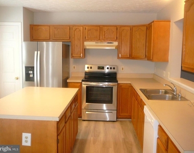 406 Park Cove Drive - Photo Thumbnail 2